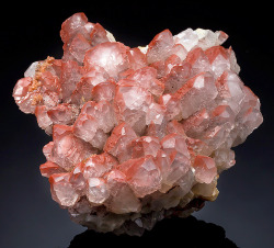 mineralia:  Calcite with Hematite inclusions