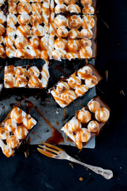 Sweetoothgirl:    Salted Caramel Chocolate Meringue Brownies   