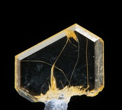 bijoux-et-mineraux:  Asbecasite 