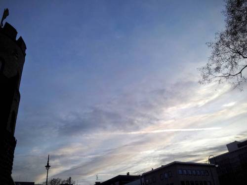 I The #sky. Isn't There A Job To Take Photos Of It For A Living? ;-) 22.1.16 #latergram #Rudolfplatz