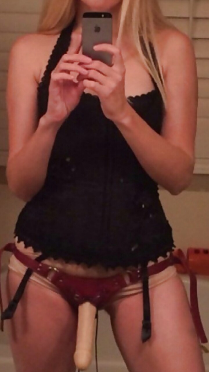 lezbuzz:  Wear your strap on Girl Send your selfies