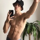 bbyboyromon:Back vs the front 
