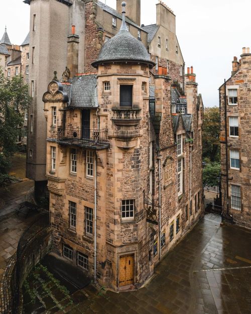 cafeinevitable:Writers Museum | Edinburgh | Scotlandph. James Lloyd Cole