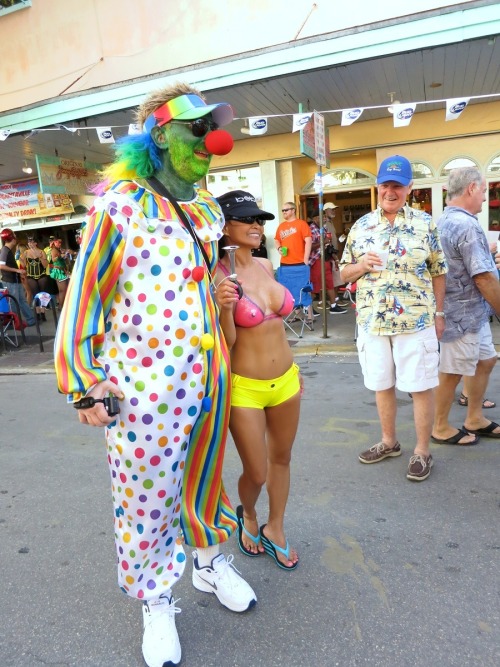 Fantasy Fest 2013 ~ Clown gets honked by DropTopGal