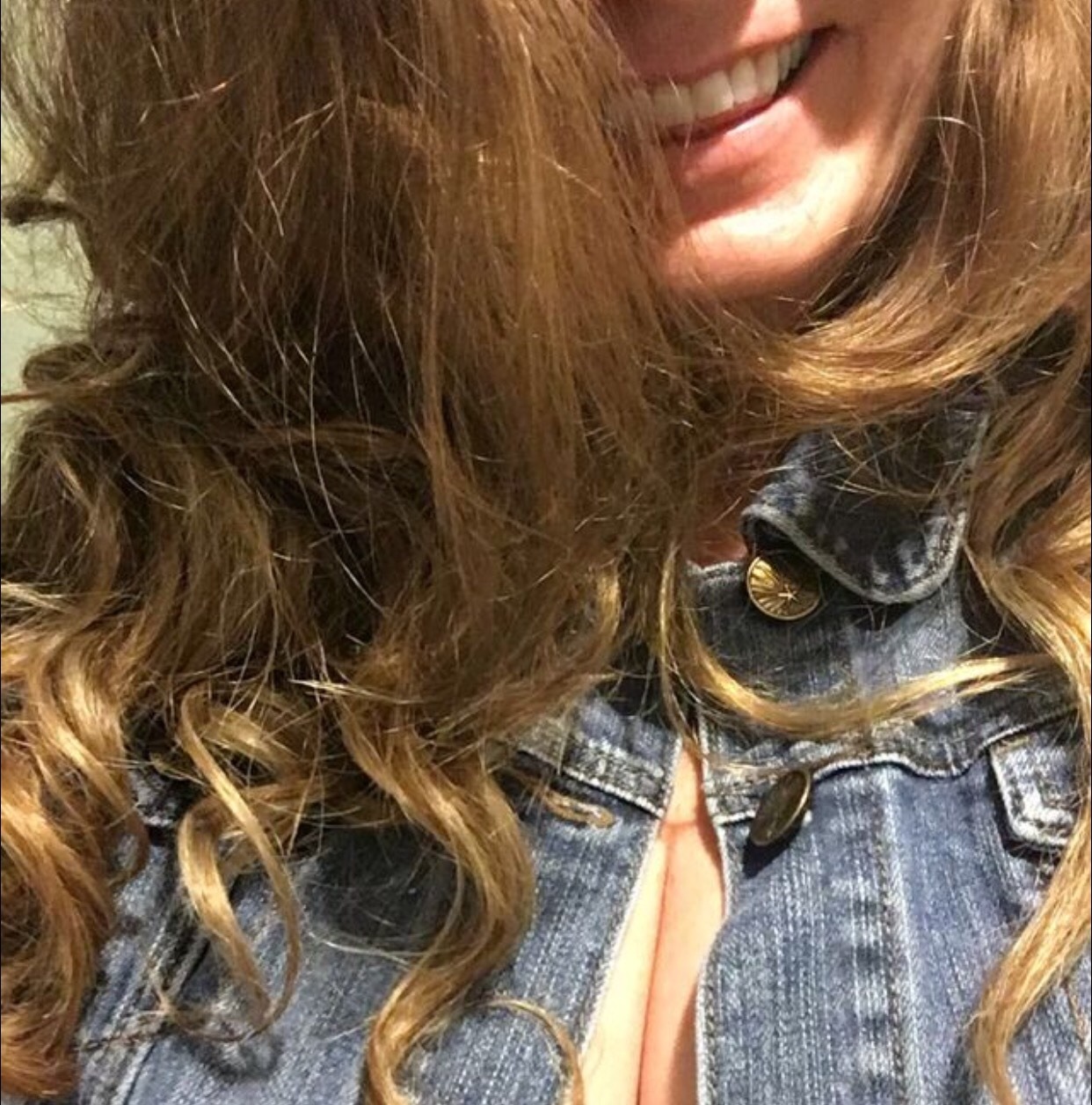 sharing-my-smile:  Because I like this denim jacket http://sharing-my-smile.tumblr.com