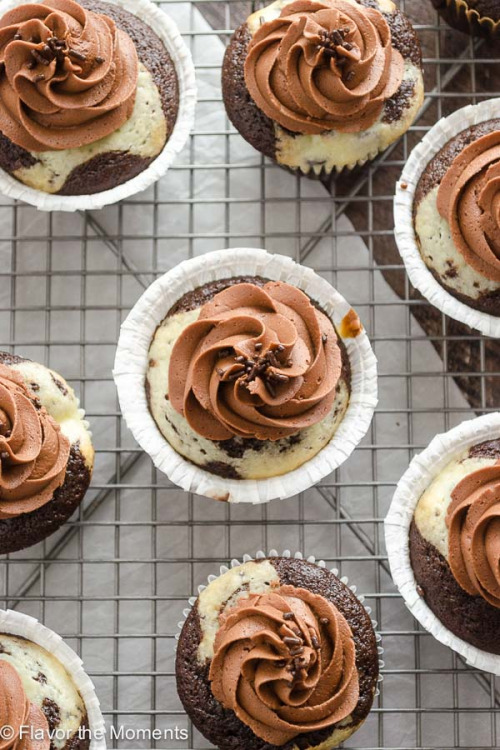 lustingfood: BLACK BOTTOM CUPCAKES WITH SALTED CHOCOLATE BUTTERCREAM