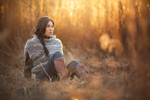 unwinona:angelophile:Katniss Everdeen photographed by starrfallphotography on Deviantart.Cosplay by 