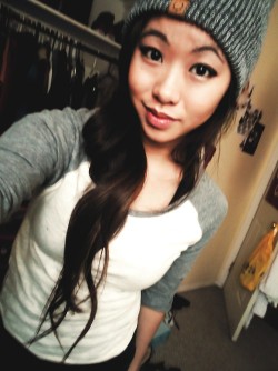 fuckyeahhsexyasians:  The length of my hair is getting out of control http://gloxinaa.tumblr.com/ ♥