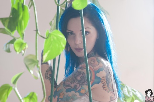 psychotic-riaeaction:  Swing Away shoot by albertine is now in MR on Suicide Girls  