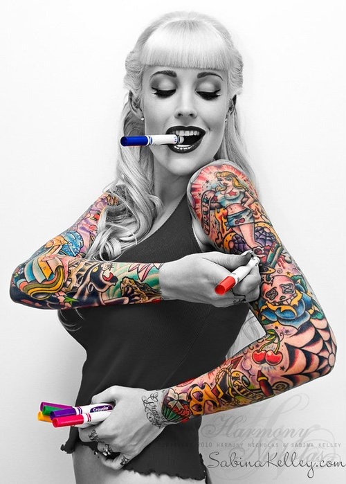 tattoo18plus:  Hot Chicks with Tattoos