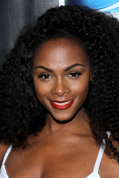 divalocity:  Miss Sumpter Photos: Getty Images  Lovely