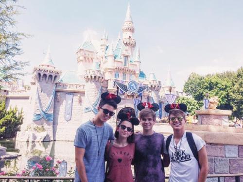 lxkekorns:@Alex_Reininga:Disney Days with Disney Baes x 