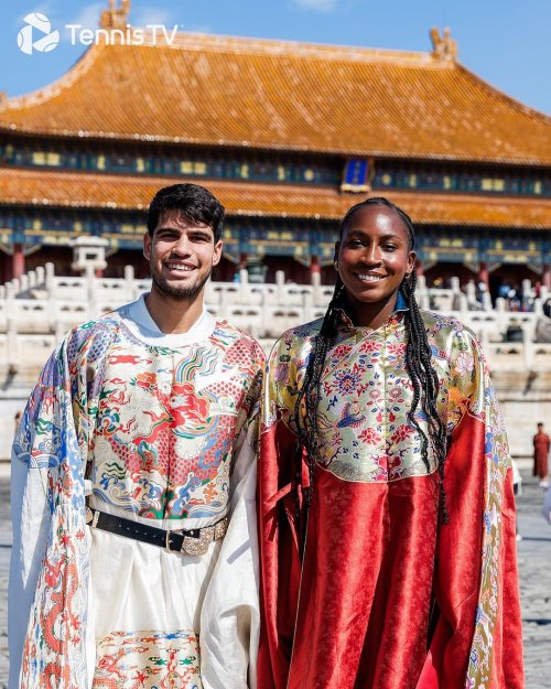 Carlos And Coco Seem To Be Wearing A Ming/qing Inpired Hanfu Pattern? But In A Very Modern "stylization".