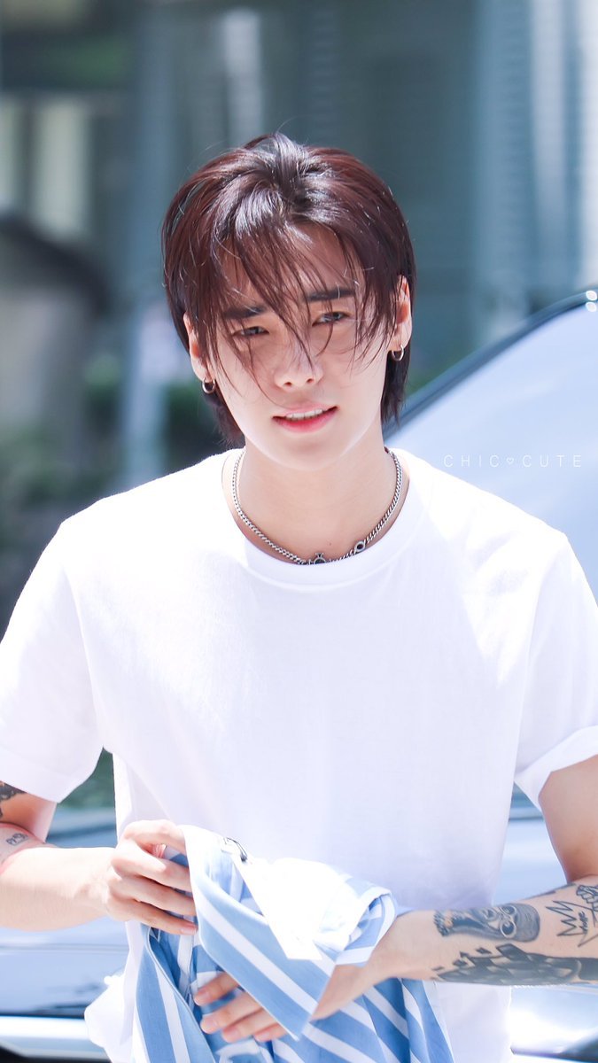 jeilx:  ©  肤浅女孩看脸追星   | Do not edit.