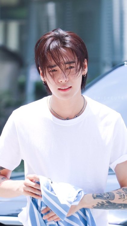 jeilx:  ©  肤浅女孩看脸追星   | Do not edit.