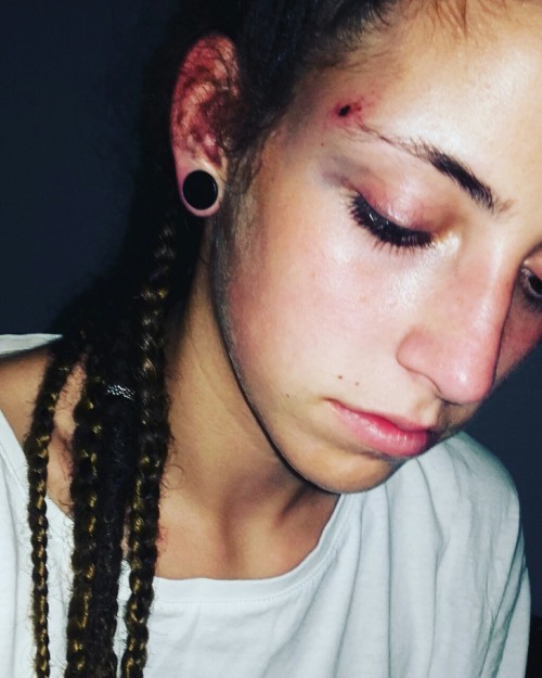 carlaswonderland:  Black eyes suck   Than remember to behave your self and Master will not need to g