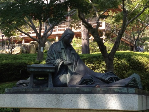 kyotodreamtrips:  Statue of lady #Murasaki in the garden of #IshiyamaDera in #Otsu! She wrote the #T