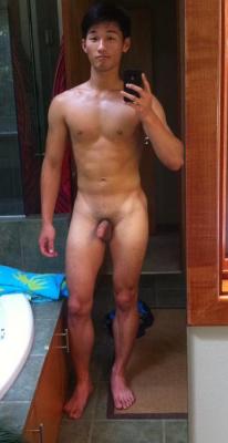 evianguy:Hawt Asian Stud!