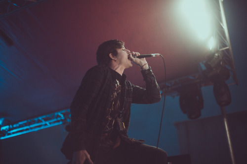 in-her-tomb-by-the-sounding-sea:  In Hearts Wake // Hyperfest 2014 (by James Kilian) 