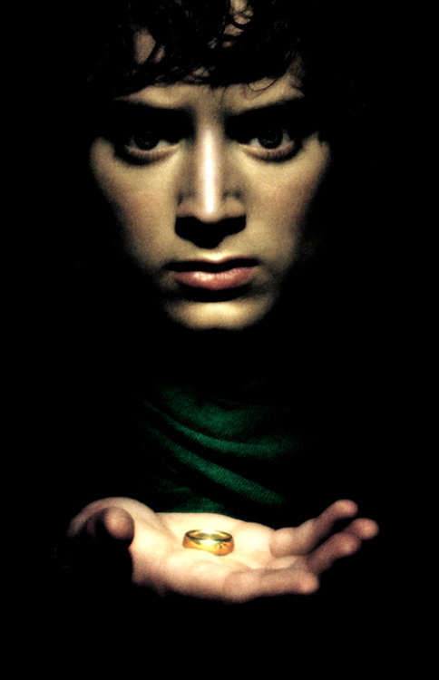 khazads: To bear a Ring of Power is to be alone. requested by liliaenbaggins