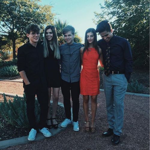 lxkekorns:  lukekorns: we went to a wedding x/x/x/x