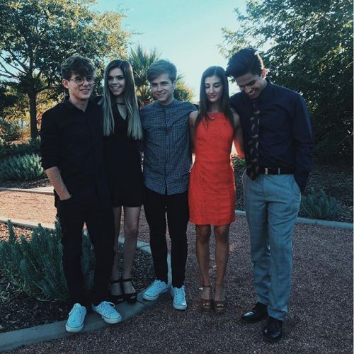 lxkekorns: lukekorns: we went to a wedding x/x/x/x