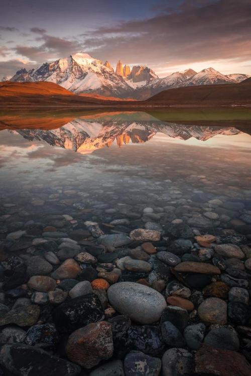 nicetrails:Crystal clear water on a beautiful morning with no wind at Torres Del Paine, Chile (OC)[1