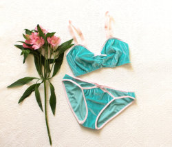 inlovewithburlesquelingerie:  Ohhhlulu 