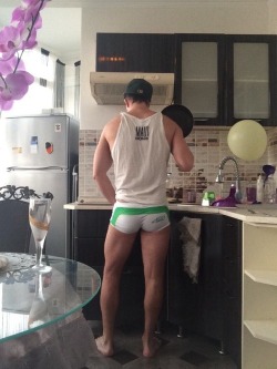 Texasfratboy:  Mmm…Would Love To Have This View In The Morning! Hot Buns!