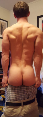 showmeyourholebro:  fl-gay-frat: nakedbamajock:    Cake! 