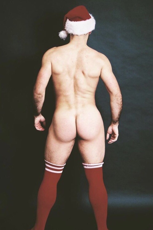 bigfatmalebutts:  Merry Christmas 😍