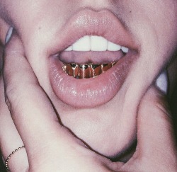 dopegyaaal:  golddiggerr:  http://golddiggerr.tumblr.com/  http://dopegyaaal.tumblr.com 