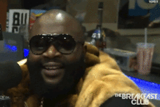 56blogsstillcrazy:  LMAOOO