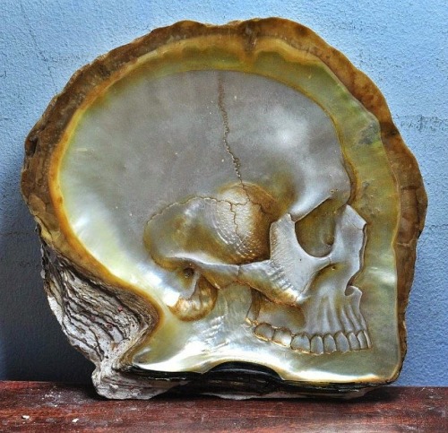 thefabulousweirdtrotters:  Memento by Gregory Halili