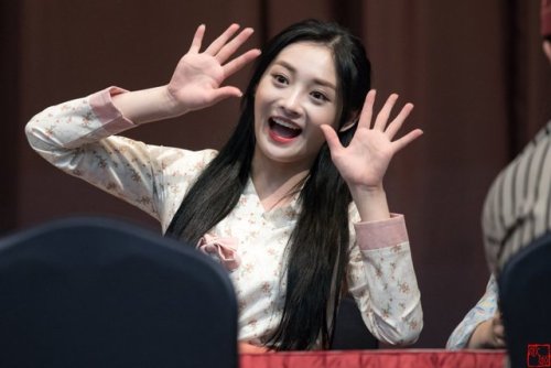 pristin-kyulkyung:170929 Pristin Pinkyat Fansigning Event in Gimpo© 歌姬do not edit, crop, or remove t