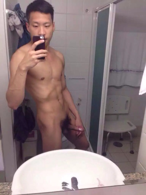 rebelziid:  Naked GWiP Hunk  [ For more hot GWiPs , visit GuysWithiPhones.com. ] Don’t forget to follow GWiP on Instagram. ]