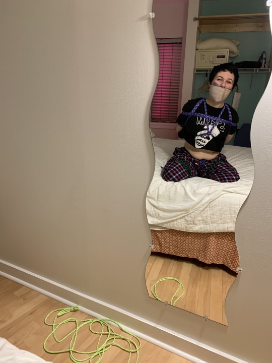 displacedalaskan-deactivated202:Fun night of bondage with my girlfriend! 