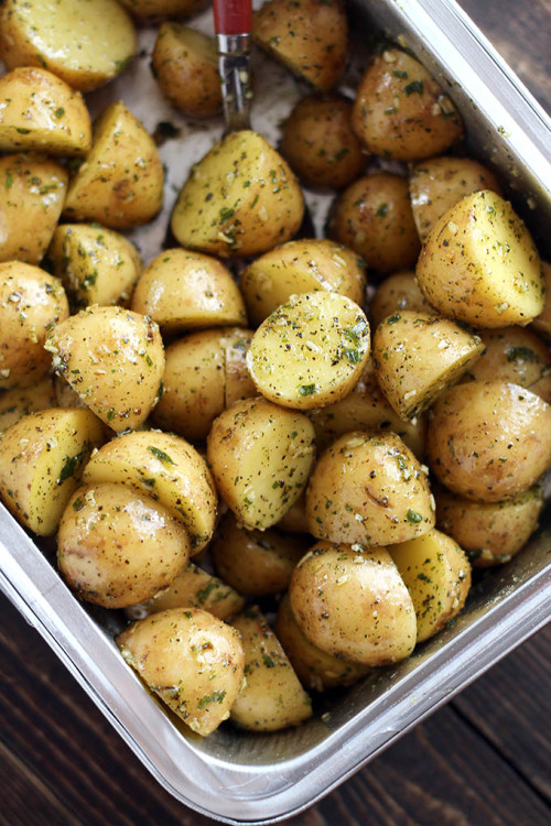 ladiablessebelle: garden-of-vegan:  Tex-Mex Three Bean Potato Salad - ilovevegan.com  Yes please 