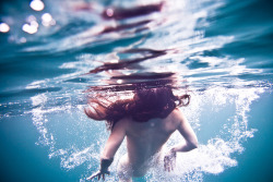 theonlymagicleftisart:  Underwater Photography