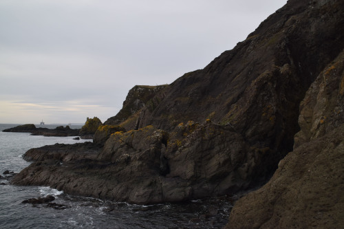 Fife Coastal Path from Elie to Elie Chain WalkWhen I spotted something that looked like a cave in th