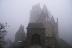 bonitavista:  Castle Burg Eltz, Germany photo