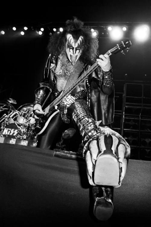 kiss-songs-explained:  Gene putting his best