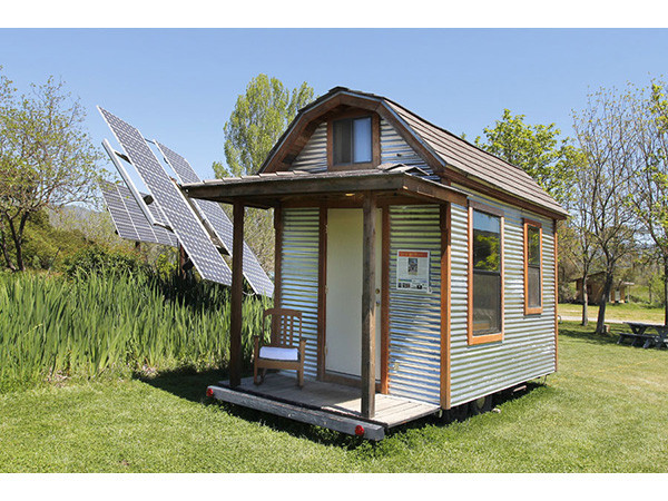 tinyhousesmallspace:  Check out this modified Tumbleweed Epu 