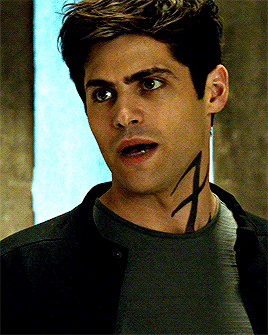 tumblr_pqa4cdBfgr1vil0emo2_400.gif