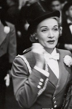 gatabella:  Marlene Dietrich as a ringmaster