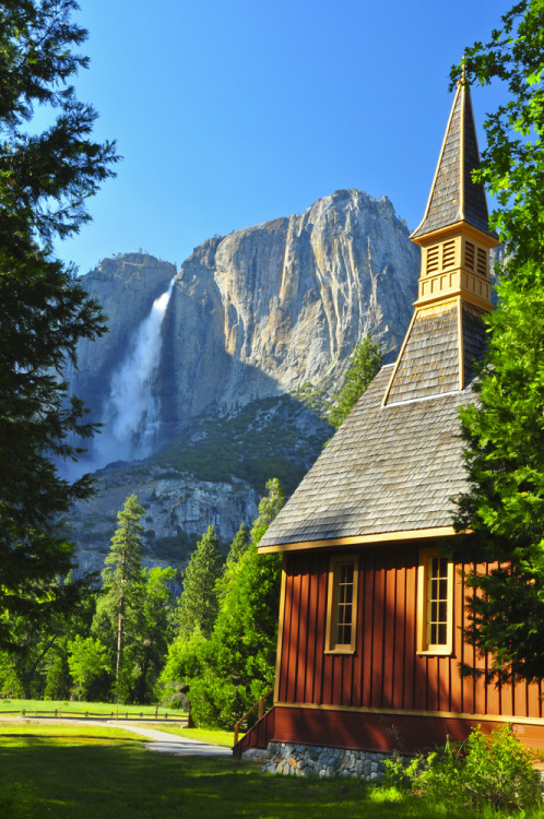travelingcolors:  Yosemite Falls | Calidfornia (by Swapartment) 
