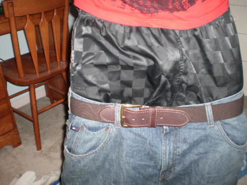 XXX umbros:  Hot guy sagging jeans over Umbros photo