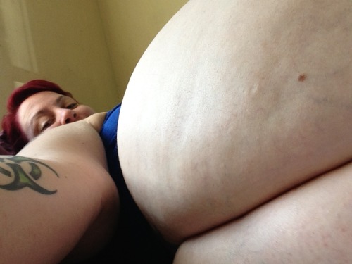 bbwgloryfoxxx:  Chilling at home