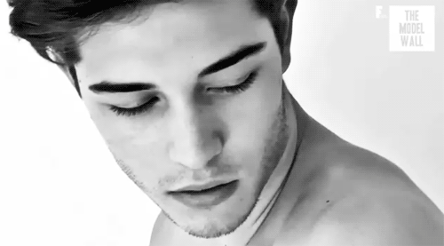 Cleo Gif Hunts Francisco Lachowski Gifs