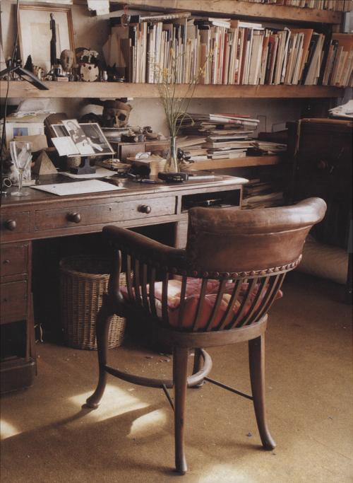 robert-hadley:The World of Interiors, April 2001. Photo - Antony Crolla